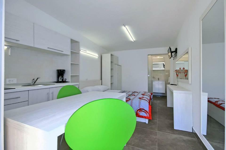Apartmani Elio Умаг Экстерьер фото
